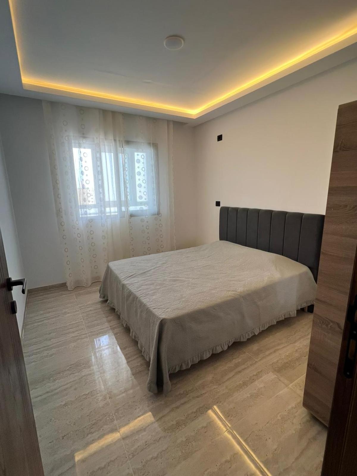 Apartment Lovely One Bedroom Flat !